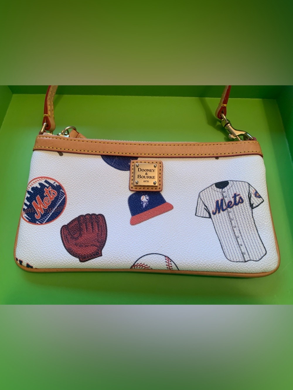 RARE Dooney & Bourke NY Mets MLB Baseball Wristlet Purse Leather Trim Like New